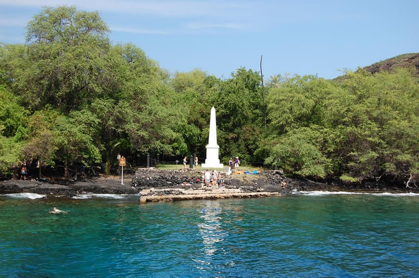 Island Captain Cook Big Monument,